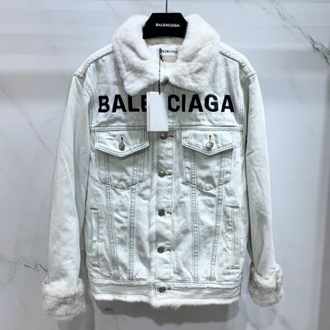 Áo khoác jeans BALENCIAGA* cổ và tay phối lông thú đẹp VIP 1:1