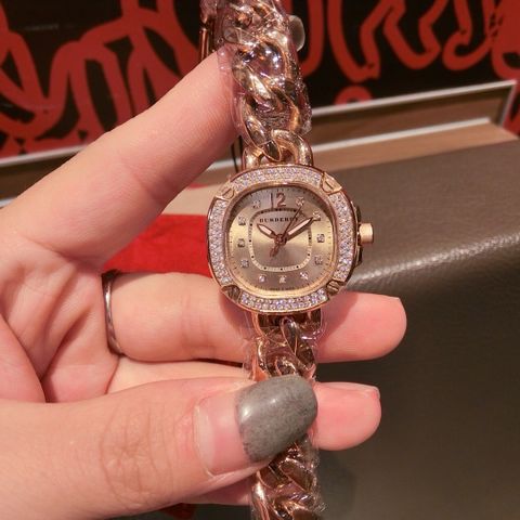 Đồng hồ nữ BURBERRY viền đá dây xích đẹp 28mm