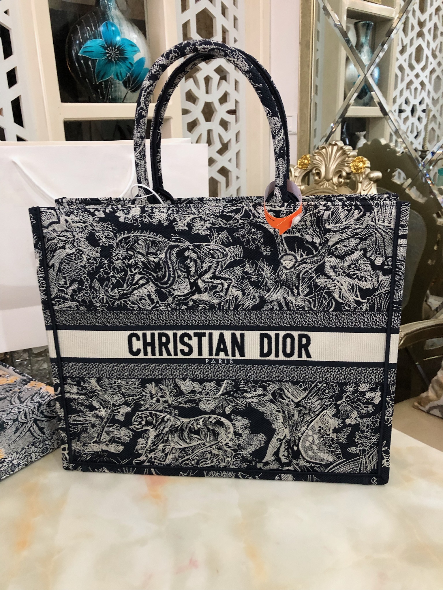 Behind the scenes il making of della Dior Book Tote Theauburngirl #37 Behind the scenes il making of della Dior Book Tote Theauburngirl