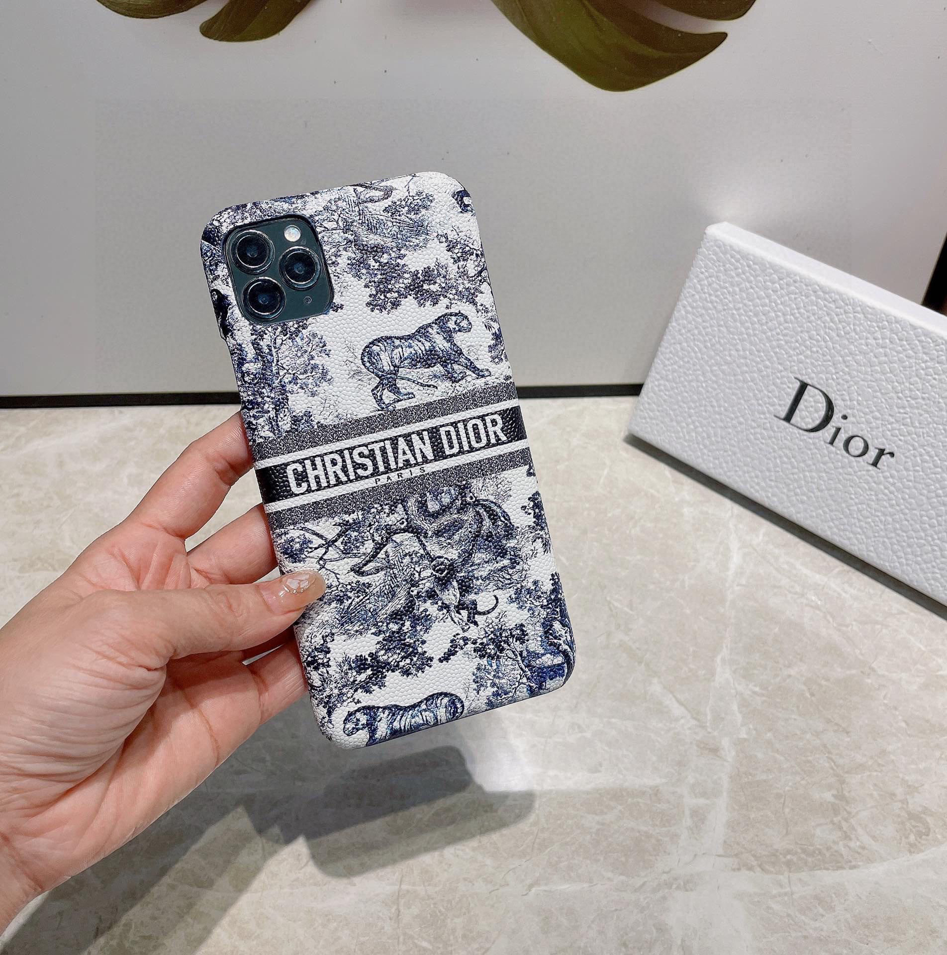 Dior iPhoneケース11pro 11 Pro Iphone 11 Dior Christian Dior IPhone 11 Pro Back Cover