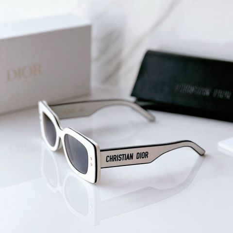 Kính nữ Dior* mắt vuông gọng trắng đẹp VIP 1:1