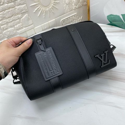 cặp công sở nam Mont* Blanc* với thiết kế mỏng nhẹ