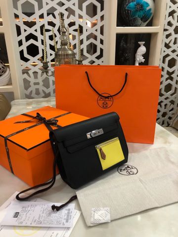 Clutch Hermes* VIP 1:1 cho nữ da bê nhập khẩu phối màu khoá bạc kiểu đẹp sang độc đáo