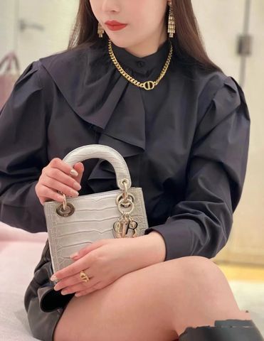 Sơ mi nữ Dior* màu đen vai bèo đẹp sang SIÊU CẤP