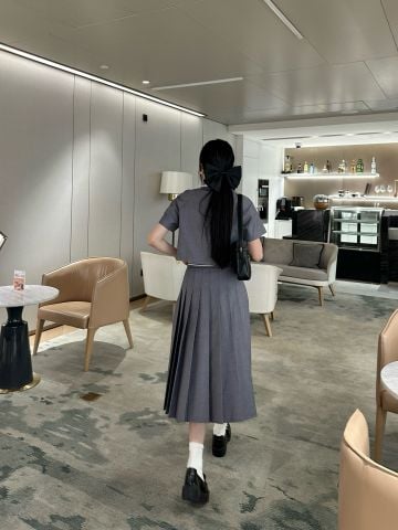 Bộ áo và váy miu* miu* phong cách nữ sinh