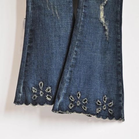 Jeans ống loe hàng độc chất đẹp
