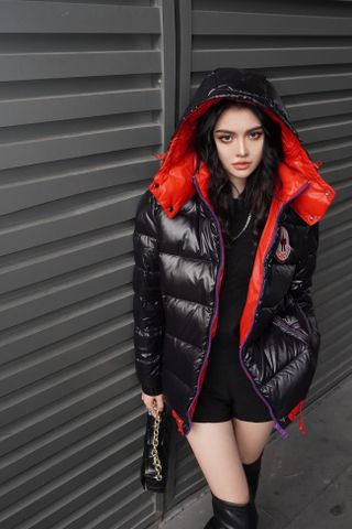 Áo phao nữ moncler đen phối đỏ đẹp độc SIÊU CẤP