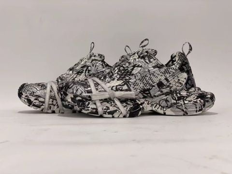 Giày nam Balenciaga*   – biểu tượng “old dad shoes”