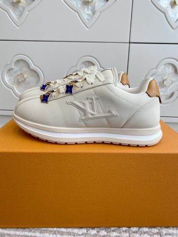 Giày thể thao nam nữ L*V  – Buttersoft Charm Sneaker