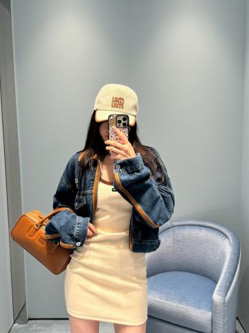 Áo khoác jeans nữ miu* miu*