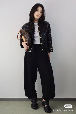 Túi xách nữ L*V  Fan Clutch Monogram