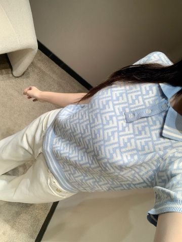 Áo polo len nữ FENDI* hoạ tiết logo xanh nhạt đẹp cao cấp