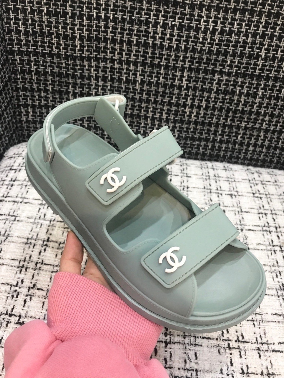 Sandal nữ CHANEL quai da bò lỳ mịn đẹp dáng khoẻ Giá tốt: 1250k http: –  lien fashion