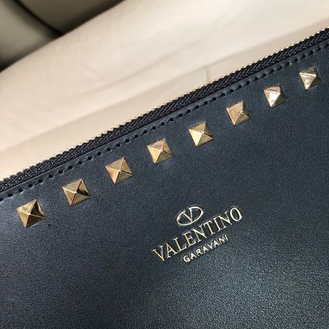 Clutch nam nữ VALENTINO tán đinh 29cm