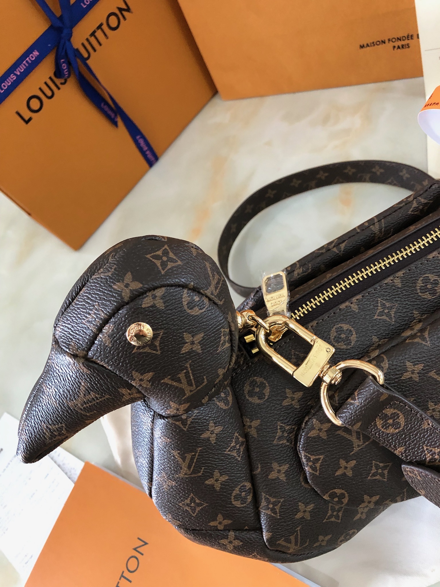 ORDER Áo thun Louis Vuitton họa tiết chú vịt