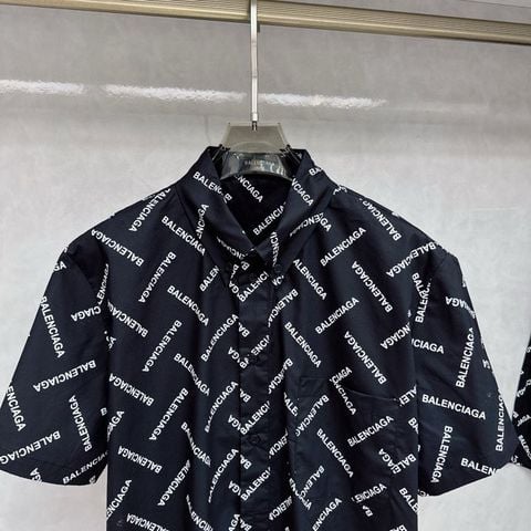Bộ áo sơ mi ngắn tay và quần ngố Balenciaga* hoạ tiết chữ hàng độc