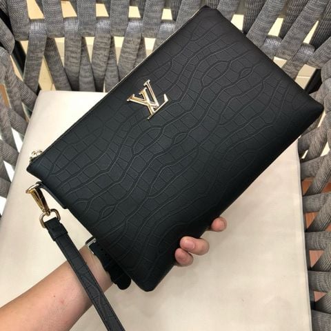 Clutch Louis* LV* vân cá sấu da mềm