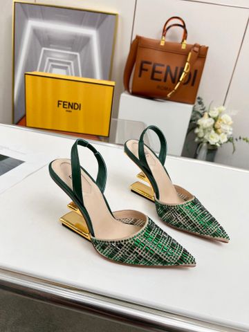 Giày cao gót FENDI* đính full đá màu đẹp gót logo kiểu sang chảnh VIP 1:1