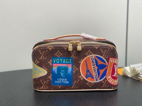 Túi Clutch L*V nam nữ  Compartments Wash Bag