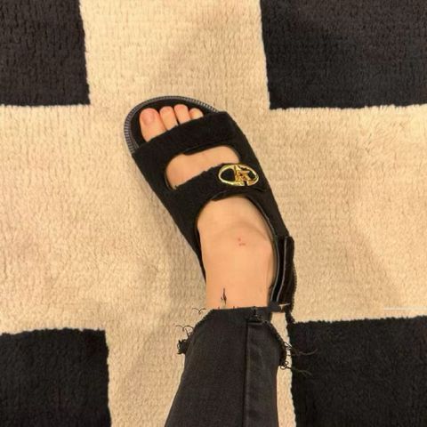 Sandal nữ VALENTINO* lông cừu