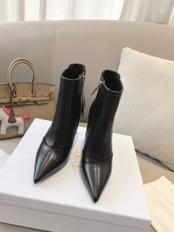 Boot Dior* cổ lỡ cao 8cm da bò mũi nhọn gót tráng vàng dáng đơn giản đẹp sang VIP 1:1