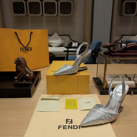 Giày cao gót FENDI* cao 9,5cm nạm full đá gót logo đẹp sang VIP 1:1