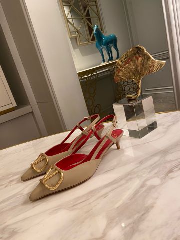 Giày sandal VALENTINO* mũi nhọn gót thấp 4cm da bò VIP 1:1