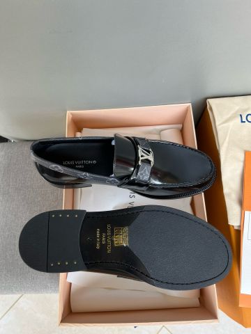 Giày nam Loafer Louis* LV* da bóng VIP 1:1