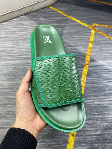 Dép nam Louis* LV* quai dập Monogram nổi nhiều màu