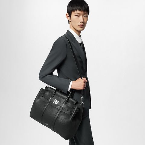 Túi nam L*V mẫu mới cực đẹp lịch lãm VIP 1:1