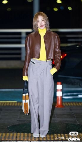 ÁO KHOÁC DA CỪU FENDI