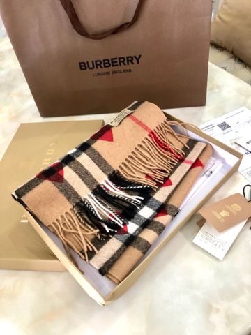 Khăn nữ Burberry* kẻ phối trái tim đẹp SIÊU CẤP