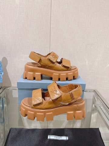 Sandal nữ PRADA* dáng khoẻ đế cao 6cm da bò vân tam giác đẹp độc VIP 1:1