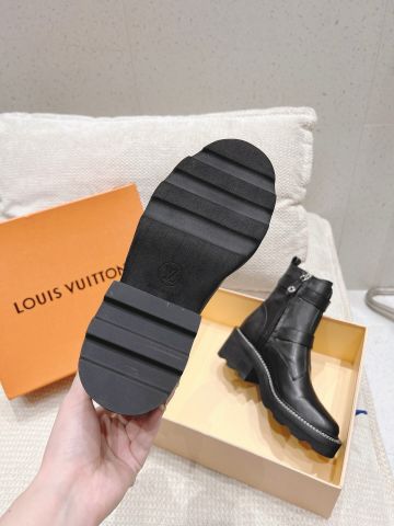 Boot LV* cao 5cm da bò lỳ dáng khoẻ đẹp VIP 1:1