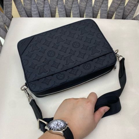 Túi Louis* LV* da bò dập nổi hoạ tiết Monogram