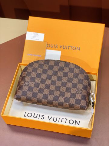 Clutch LV* nữ size 24cm hoạ tiết karo lót đỏ đẹp SIÊU CẤP