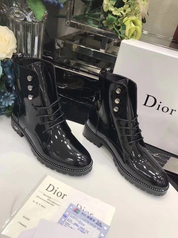 Boot dior da bóng dáng khoẻ đẹp