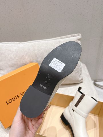 Boot LV* cổ lỡ da bò lỳ mềm xịn VIP 1:1