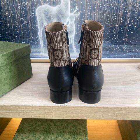 Boot GUCCI* cổ thấp da bò lỳ phối hoạ tiết logo canvas khoá logo vàng SIÊU CẤP