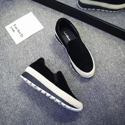 Slip on da lộn đẹp dễ đi dễ mix đồ