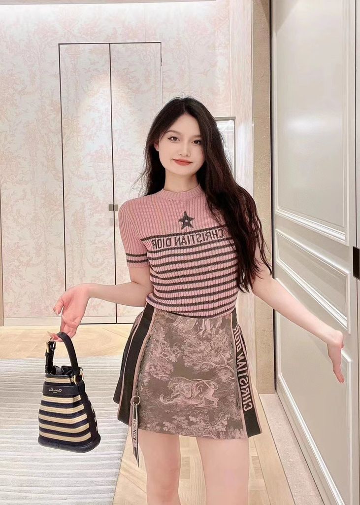 Châu Bùi đụng hàng nguyên set Dior với loạt mỹ nhân đình đám  Thời trang   Vietnam VietnamPlus