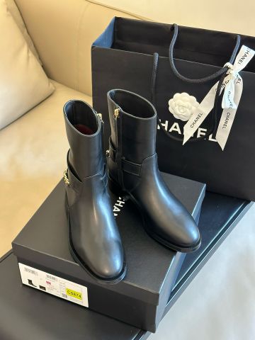 Boot chanel* cổ lỡ da bò lỳ gót xích bạc đẹp VIP 1:1