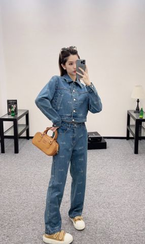 Bộ áo khoác jeans nữ miu* miu* và quần jeans hoạ tiết chữ đẹp cao cấp
