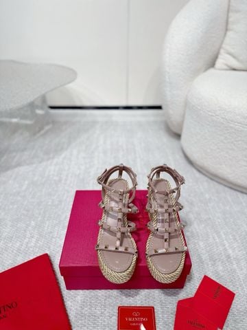 Sandal nữ VALENTINOO* đế xuồng cói quai da bò tán Đinh đẹp cao cấp