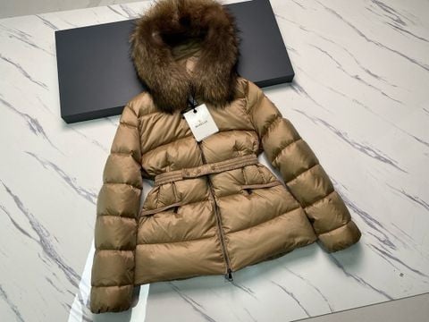 Áo phao nữ moncler dáng lỡ mũ viền lông đẹp VIP 1:1