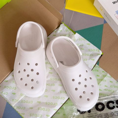 Giày sục Crocs* có 2 loại chiều cao