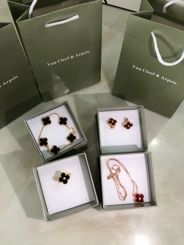 Bộ trang sức Van* Cleef* cỏ 4 lá có đủ màu, dây, lắc, khuyên tai, nhẫn