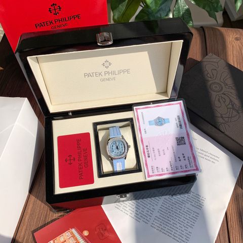 Đồng hồ nữ Patek* Philippe* dây cao su thể thao mặt viền kim đẹp VIP 1:1