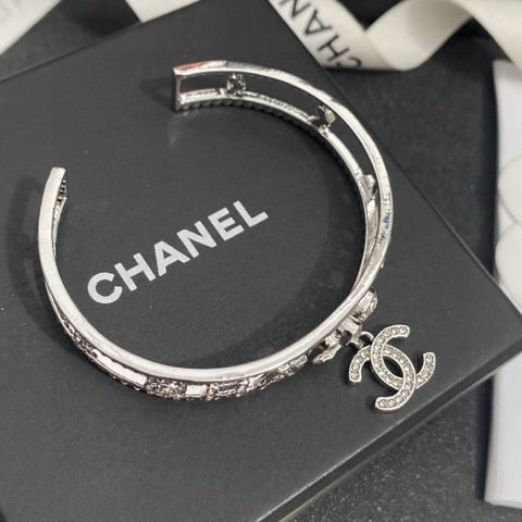 Vòng tay chanel* nạm đá đẹp sang