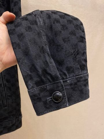 Áo khoác jeans nam L*V hoạ tiết caro đen cao cấp